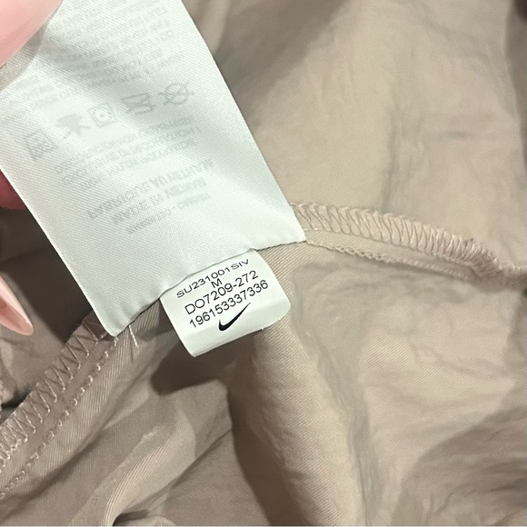 Nike Sportswear Essential Women's High-Rise Woven Cargo Pants (NWOT) - Picture 9 of 10